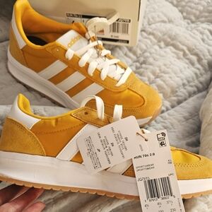 NWT IN BOX Adidas Gold and White Running Shoes